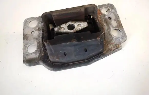 Ford Mondeo MK IV Engine mount bracket 6g917m121bc 6g91-7m121-bc