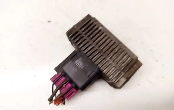 Opel Astra H Glow plug pre-heat relay 55354141