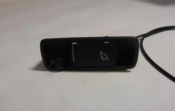 Volkswagen PASSAT B7 Seat back rest lock catch 