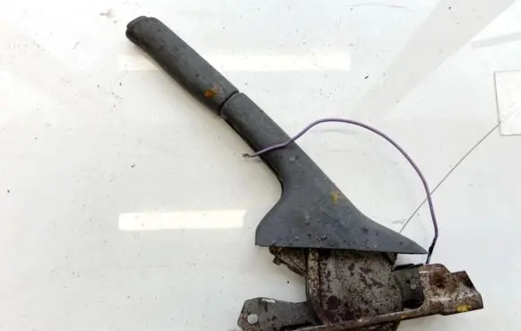 Handbrake/parking brake lever assembly