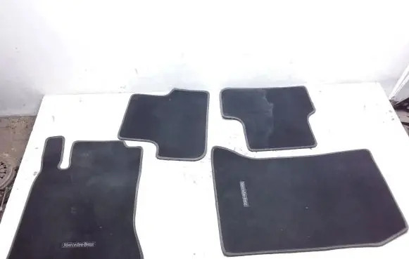 Mercedes-Benz A W176 Car floor mat set A1176805000 A1176804800