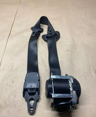 BMW 2 F46 Front seatbelt 635240200A 0587210621 012L0000
