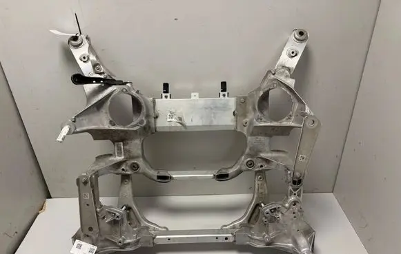 BMW 5 G60 G61 Front subframe 8869235 6898628
