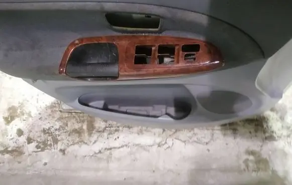 Toyota Previa (XR30, XR40) II Front door card panel trim 