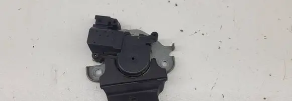 Mitsubishi Lancer X Loading door lock 