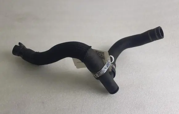 Maserati Levante Engine coolant pipe/hose D8716H