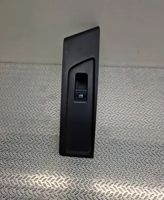 Volkswagen PASSAT B7 Front door window switch trim 3AB857858