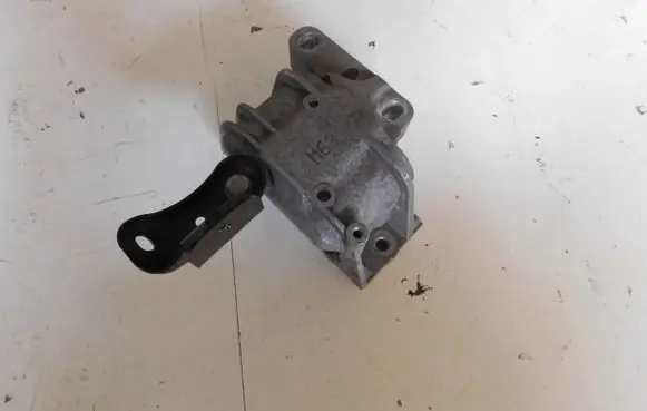 Volkswagen PASSAT B6 Engine mounting bracket 1K0199252M