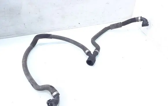 Engine coolant pipe/hose