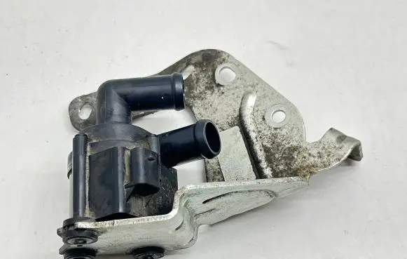 Volvo XC40 Electric auxiliary coolant/water pump 32222110 P416119T004 8888759988