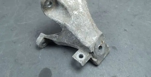Audi A6 S6 C6 4F Engine mounting bracket 4F0199308N