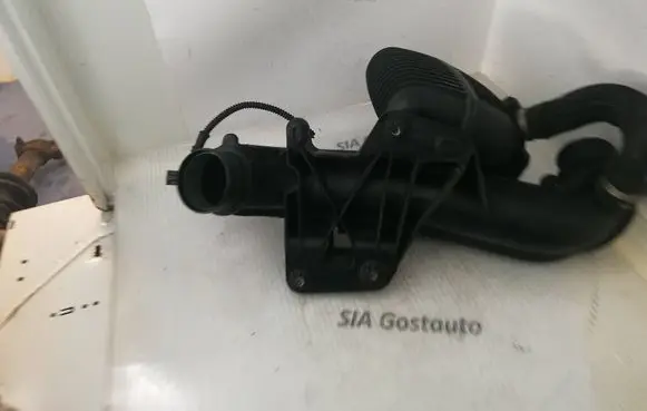 Audi A5 8T 8F Intercooler pipe mounting bracket 09069135 0261230209 038906051E