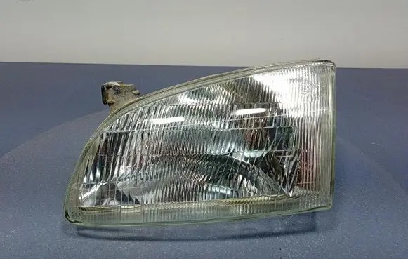 Toyota Starlet (P90) V Headlight/headlamp 212-1169