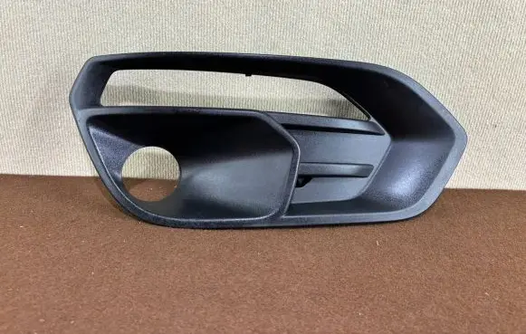 Iveco Daily 45 - 49.10 Front bumper lower grill 105802356345