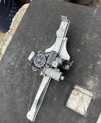 Ford Mondeo Mk III Rear door window regulator with motor 0130821773