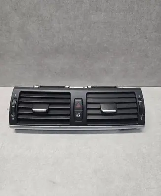 BMW X5 E70 Dash center air vent grill 716180104