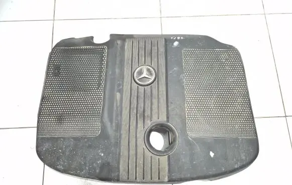 Mercedes-Benz E W212 Engine cover (trim) NOCODE
