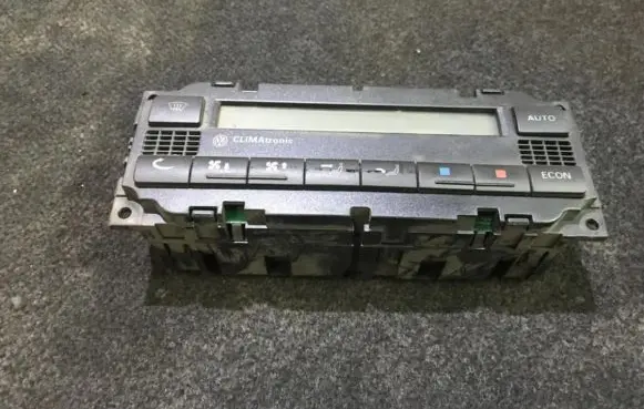 Volkswagen PASSAT B5 Climate control unit 3B1907044H