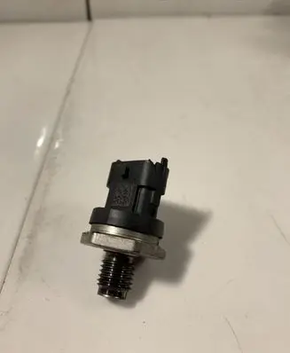 Fuel pressure sensor