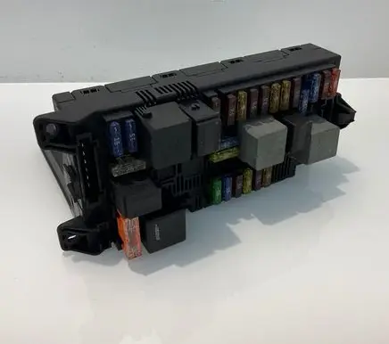 Mercedes-Benz E W211 Fuse module 2115453801 209481A2 A2115453801