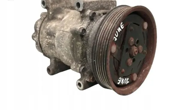 Nissan Juke I F15 Air conditioning (A/C) compressor (pump) 92600AZ74A