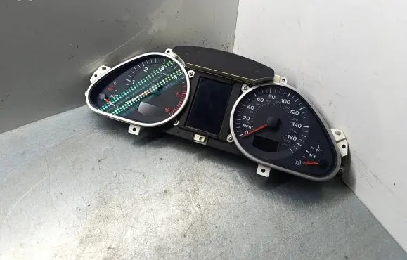 Audi A6 S6 C6 4F Speedometer (instrument cluster) 4F0920950L