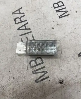 Volkswagen Touareg II Other interior light 8L0947565
