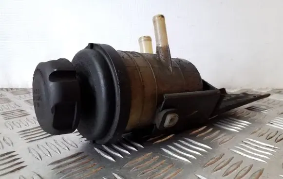 KIA Sorento Power steering fluid tank/reservoir