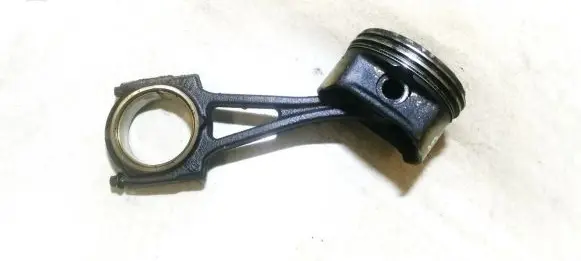 Opel Corsa C Piston with connecting rod