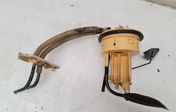Toyota Corolla Verso AR10 Fuel level sensor 770100F010