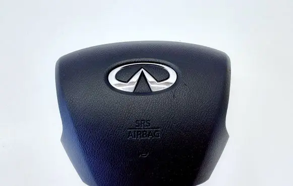 Infiniti Q50 Steering wheel airbag