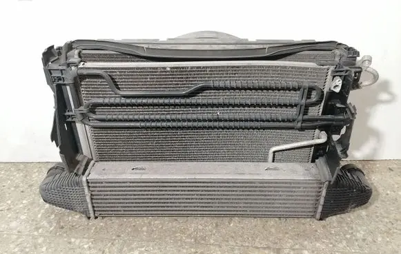 Mercedes-Benz E W212 Radiator set A2045000393