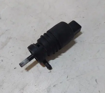 BMW X3 E83 Windscreen/windshield washer pump 8362154