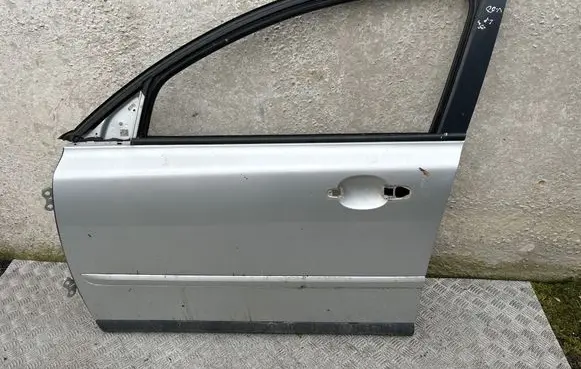 Volvo V50 Front door
