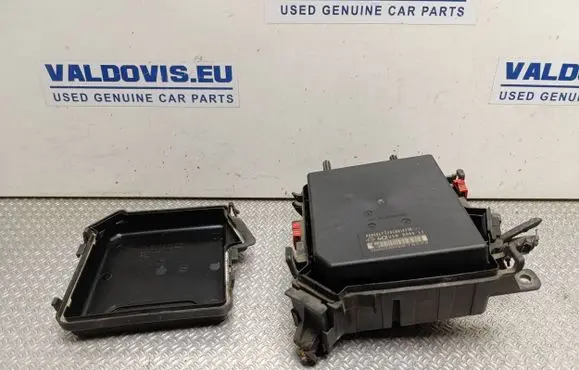 Renault Megane III Fuse module 284B61871R 519339402 9637416480