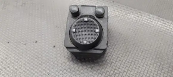 Volkswagen Golf III Fog light switch 1H0959565