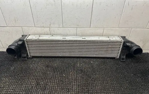 Volvo V40 Cross country Intercooler radiator 31338473