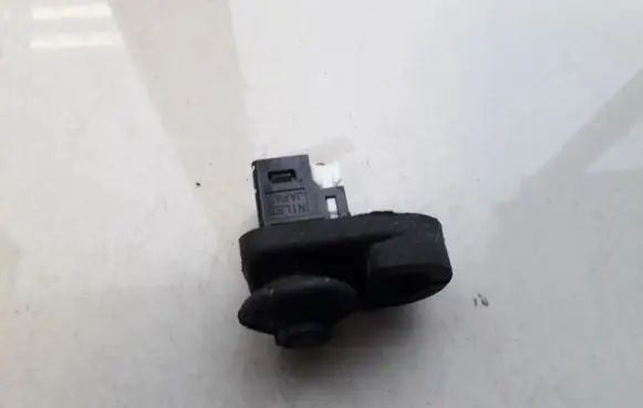 Nissan Qashqai Front door sensor 