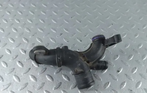 Mercedes-Benz A W177 Engine coolant pipe/hose