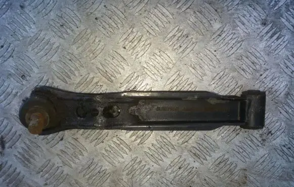 Suzuki Alto Front lower control arm/wishbone