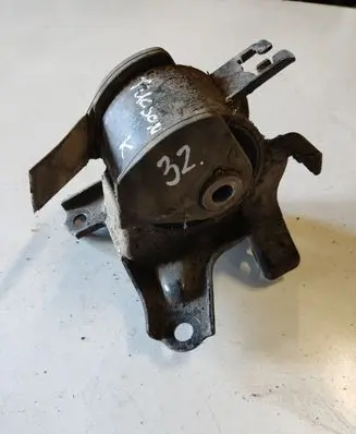 Hyundai Tucson JM Engine mount bracket 218142E000