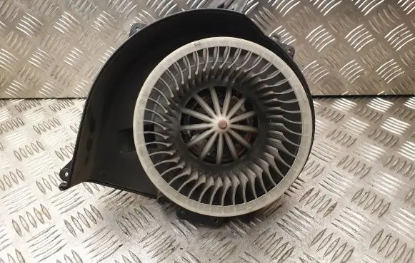 Volkswagen Polo Heater fan/blower 6Q1820015C