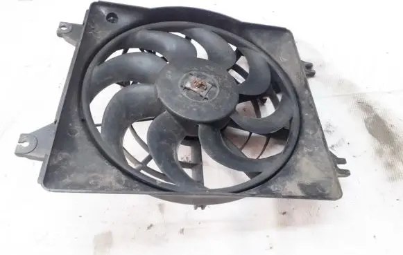 Hyundai Accent Radiator cooling fan shroud