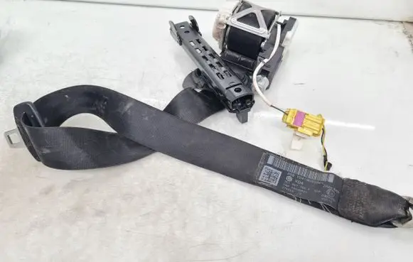 Volkswagen PASSAT B6 Front seatbelt 3C1857705F