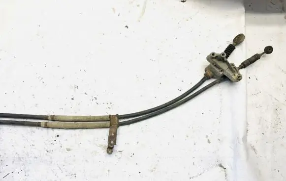 Mitsubishi Pajero Gear shift cable linkage