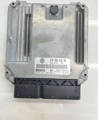 Volkswagen Transporter - Caravelle T5 Engine control unit/module 070906016BD 1039S08233 0281011835