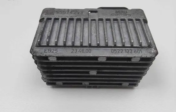 Opel Zafira C Glow plug pre-heat relay 55574293