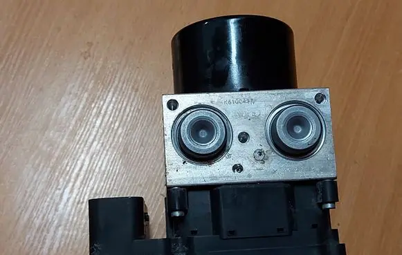 Volkswagen Touareg I ABS control unit/module 7L0907379P