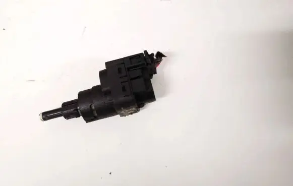 Volkswagen Polo IV 9N3 Brake pedal sensor switch 6q0945511