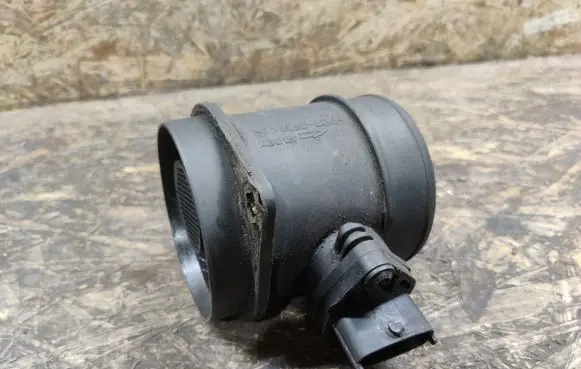 Cadillac SRX Mass air flow meter 12566846